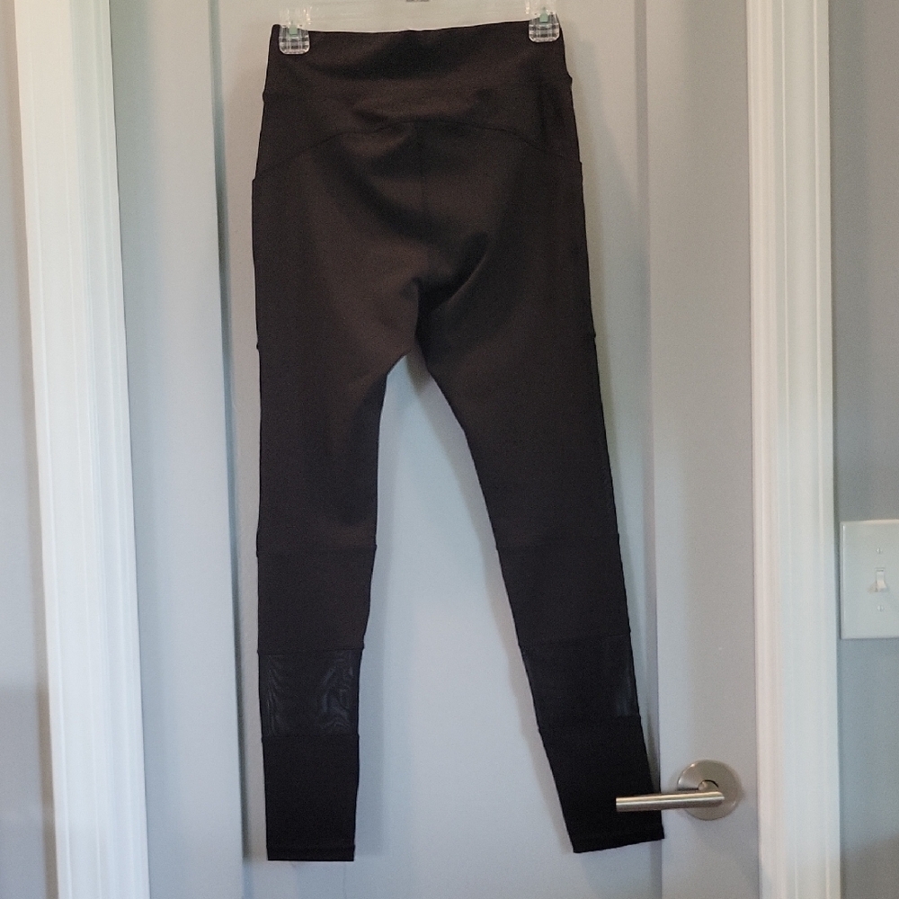 POP Fit Black Leggings - Picture 5 of 8